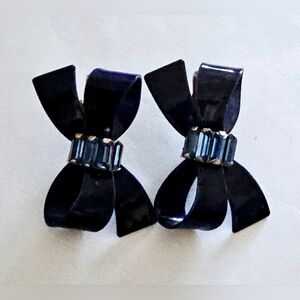 Vintage blue metal bow clip on earrings with rectangle blue rhinestones 1980s